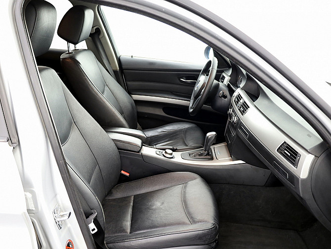 BMW 320 Touring Executive ATM 2.0 D 130kW Таллин - изображение 6