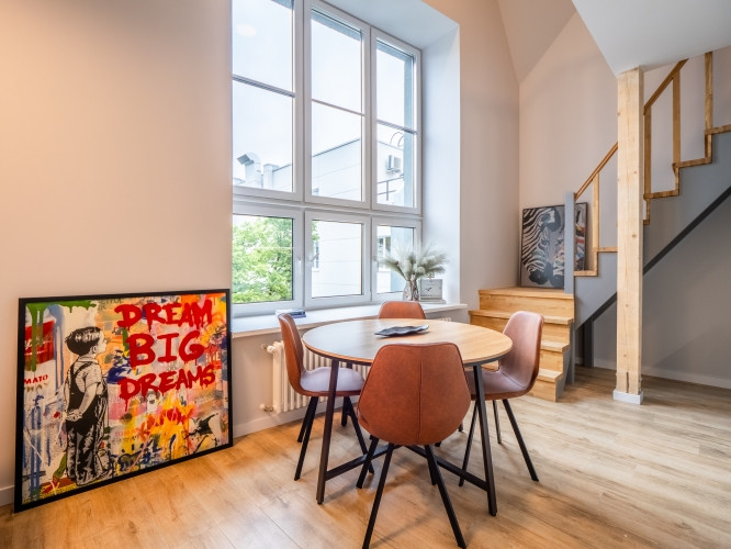 Loft tipa Dzīvoklis soļu atālumā no Klusā centra.  Tas atrodās restaurētā vēsturiskā Rīga - foto 1