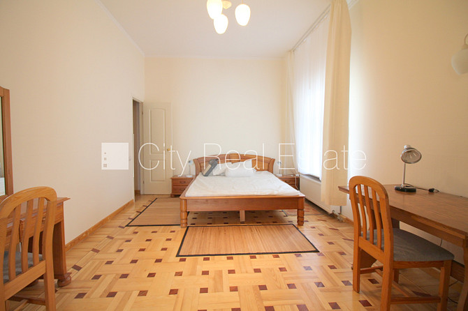 Fasādes māja, logi vērsti mājas abās pusēs, istabas izolētas, gāzes apkure, jauna Rīga - foto 10
