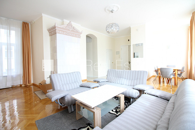 Fasādes māja, logi vērsti mājas abās pusēs, istabas izolētas, gāzes apkure, jauna Rīga - foto 1