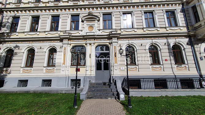 Fasādes māja, renovēta māja, labiekārtota apzaļumota teritorija, bruģēts piebraucamais Rīga - foto 2