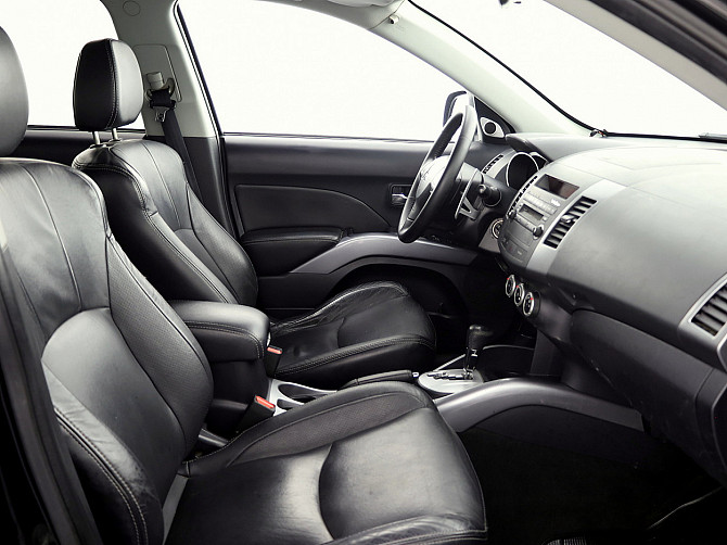 Mitsubishi Outlander Luxury ATM 2.4 125kW Таллин - изображение 6