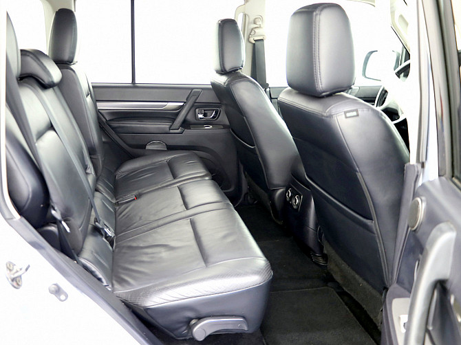 Mitsubishi Pajero Luxury ATM 3.2 Di-D 125kW Таллин - изображение 7