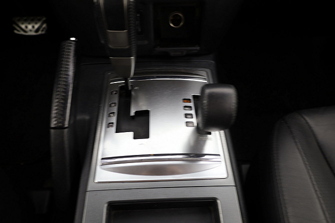 Mitsubishi Pajero Luxury ATM 3.2 Di-D 125kW Таллин - изображение 8
