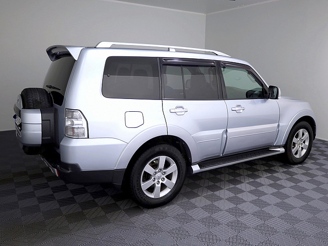 Mitsubishi Pajero Luxury ATM 3.2 Di-D 125kW Таллин - изображение 3