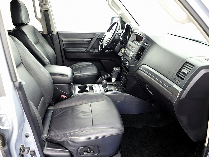 Mitsubishi Pajero Luxury ATM 3.2 Di-D 125kW Таллин - изображение 6