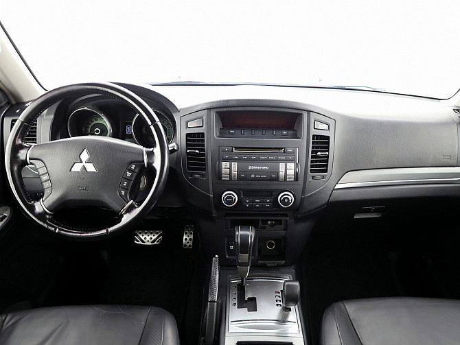 Mitsubishi Pajero Luxury ATM 3.2 Di-D 125kW Таллин - изображение 5