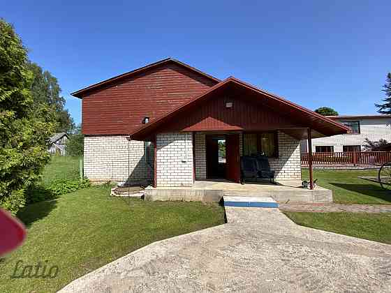 Zeme 2340 m2 | dzīvojamā māja 195,2 m2  | saimniecības ēka ar pirti un garāžu 161,6 m2

Dzīvojamā mā Валмиера и Валмиерский край