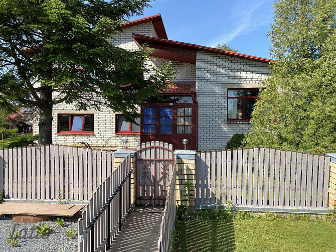 Zeme 2340 m2 | dzīvojamā māja 195,2 m2  | saimniecības ēka ar pirti un garāžu 161,6 m2

Dzīvojamā mā Валмиера и Валмиерский край - изображение 6