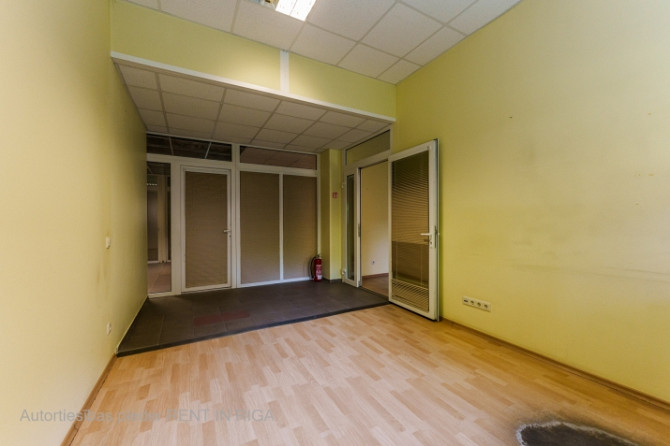 Iznomā labiekārtotas biroja telpas vēsturiskajā Rīgas Kinostudijas ēkā  ērta piekļuve, Rīga - foto 4