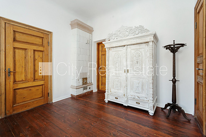 Fasādes māja, renovēta māja, fasāde ar dekoratīvo apmetumu, slēgts pagalms, ieeja no ielas Rīga - foto 19