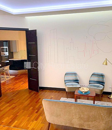 Fasādes māja, renovēta māja, ieeja no ielas, ir lifts, terase, logi vērsti mājas abās Rīga - foto 8