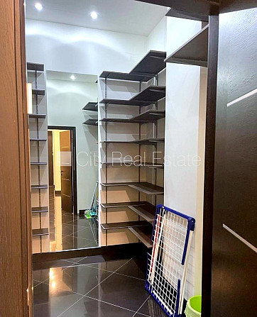 Fasādes māja, renovēta māja, ieeja no ielas, ir lifts, terase, logi vērsti mājas abās Rīga - foto 16