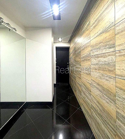 Fasādes māja, renovēta māja, ieeja no ielas, ir lifts, terase, logi vērsti mājas abās Rīga - foto 19