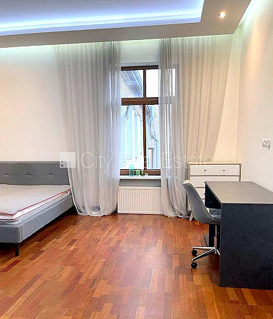 Fasādes māja, renovēta māja, ieeja no ielas, ir lifts, terase, logi vērsti mājas abās Rīga - foto 7