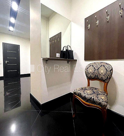 Fasādes māja, renovēta māja, ieeja no ielas, ir lifts, terase, logi vērsti mājas abās Rīga - foto 20