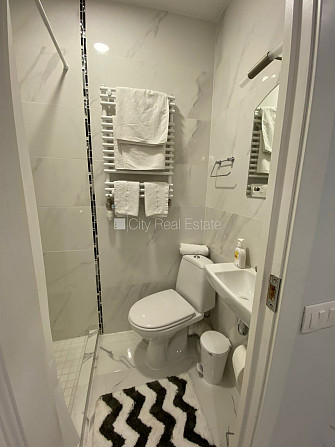Renovēta māja, labiekārtota apzaļumota teritorija, studio tipa, virtuve apvienota ar istabu, Rīga - foto 12