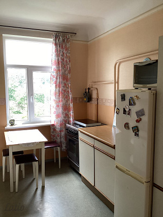Pārdod saulainu 2 istabu dzīvokli Teikā ar funkcionālu plānojumu blakus Teikas vidusskolai, dzīvoklī Рига - изображение 2