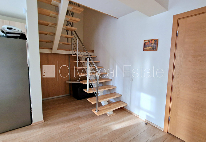 Renovēta māja, slēgts pagalms, dušas kabīne, dīvāns, divguļamā gulta, virtuves galds, Rīga - foto 12