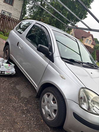 Продам Экономную Tayotu Yaris 2004/1.3 Jūrmala - foto 1