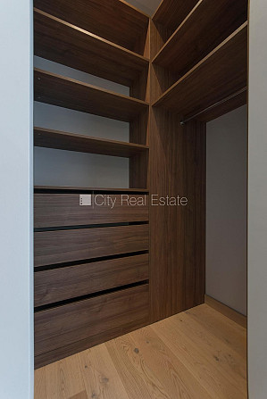 Fasādes māja, renovēta māja, slēgts pagalms, ieeja no ielas un pagalma, ir lifts, kāpņu Rīga - foto 8
