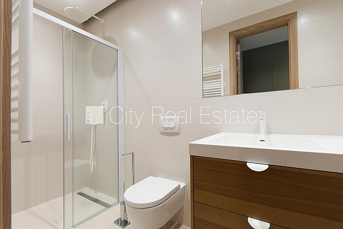 Fasādes māja, renovēta māja, slēgts pagalms, ieeja no ielas un pagalma, ir lifts, kāpņu Rīga - foto 17