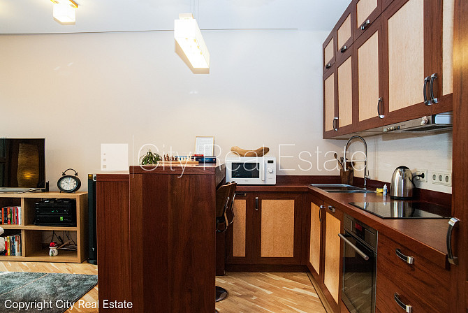 Fasādes māja, renovēta māja, fasāde ar dekoratīvo apmetumu, slēgts pagalms, kāpņu telpa Rīga - foto 8