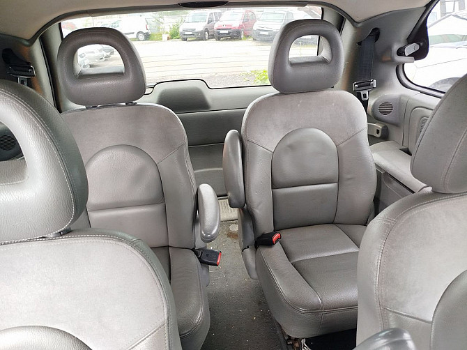 Chrysler Voyager Limited Facelift ATM 2.8 CRD 110kW Tallina - foto 8