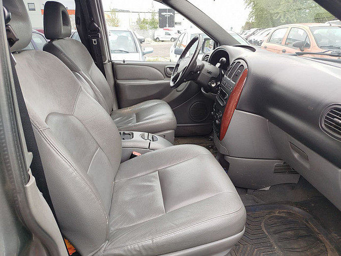 Chrysler Voyager Limited Facelift ATM 2.8 CRD 110kW Tallina - foto 6
