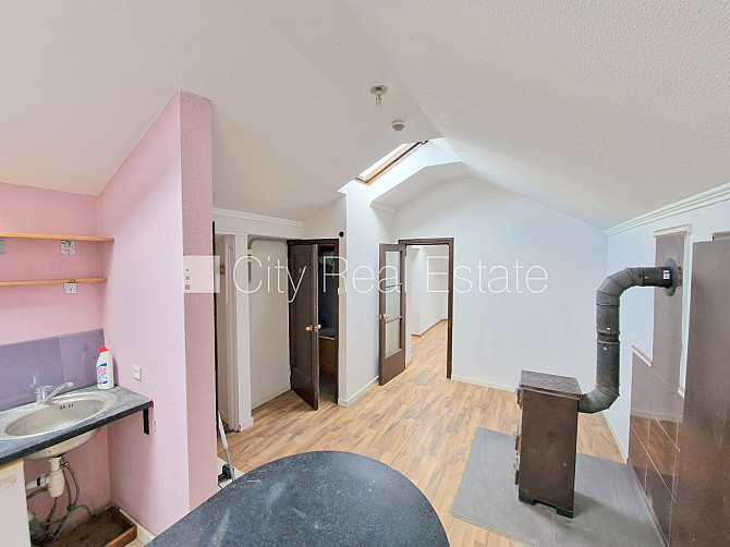 Maksas stāvvieta, guļamistabu skaits 1 gab., istabas izolētas 2 gab., virtuve, centrālā Rīga - foto 8