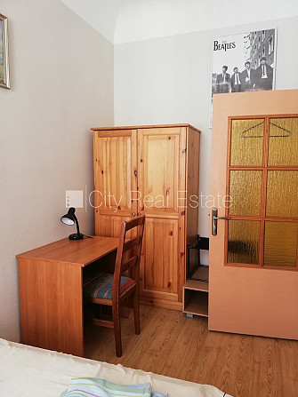 Fasādes māja, renovēta māja, ieeja no ielas, kāpņu telpa pēc kosmētiskā remonta, logi Rīga - foto 6