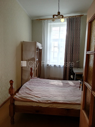 Fasādes māja, renovēta māja, ieeja no ielas, kāpņu telpa pēc kosmētiskā remonta, logi Rīga - foto 7