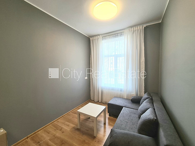 Koka māja, fasādes māja, slēgts pagalms, beletāža, kāpņu telpa pēc kapitālā remonta, Rīga - foto 4