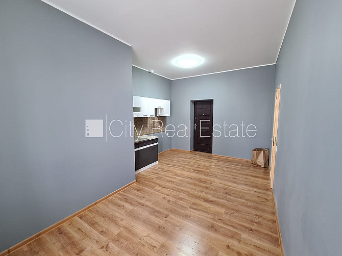 Koka māja, fasādes māja, slēgts pagalms, beletāža, kāpņu telpa pēc kapitālā remonta, Rīga - foto 3