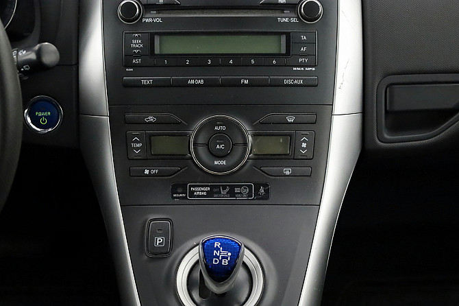 Toyota Auris Hybrid Facelift ATM 1.8 73kW Tallina - foto 8