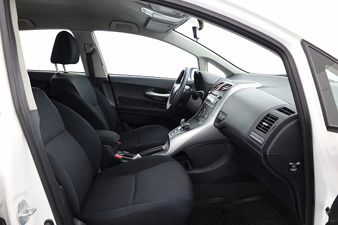 Toyota Auris Hybrid Facelift ATM 1.8 73kW Tallina - foto 6
