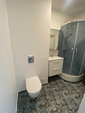 Fasādes māja, renovēta māja, labiekārtota apzaļumota teritorija, slēgts pagalms, kāpņu Rīga - foto 9