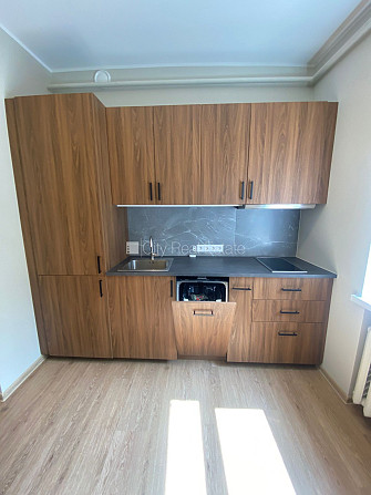 Fasādes māja, renovēta māja, labiekārtota apzaļumota teritorija, slēgts pagalms, kāpņu Rīga - foto 6