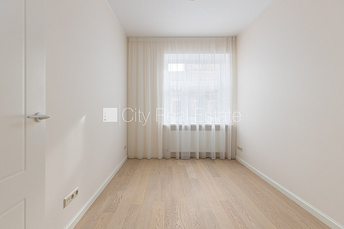 Fasādes māja, renovēta māja, slēgts pagalms, ieeja no ielas un pagalma, kāpņu telpa pēc Rīga - foto 17