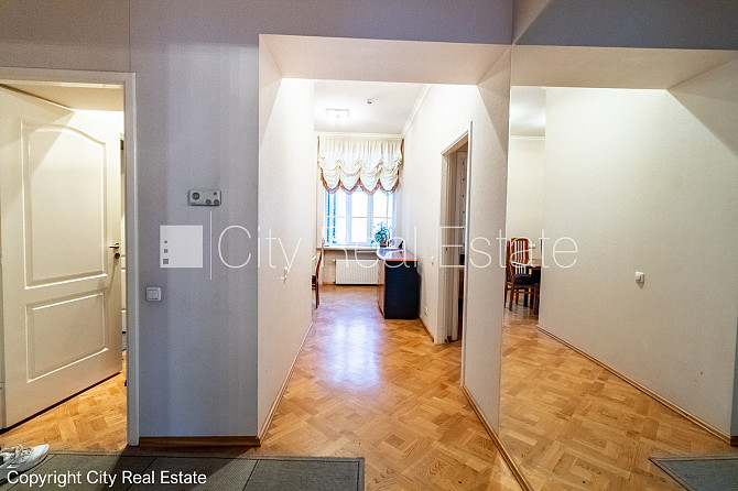 Fasādes māja, renovēta māja, slēgts pagalms, ieeja no ielas un pagalma, kāpņu telpa pēc Rīga - foto 14