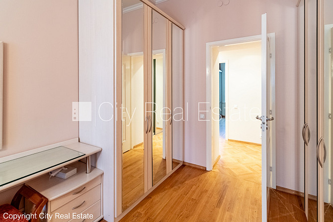 Fasādes māja, renovēta māja, slēgts pagalms, ieeja no ielas un pagalma, kāpņu telpa pēc Rīga - foto 5