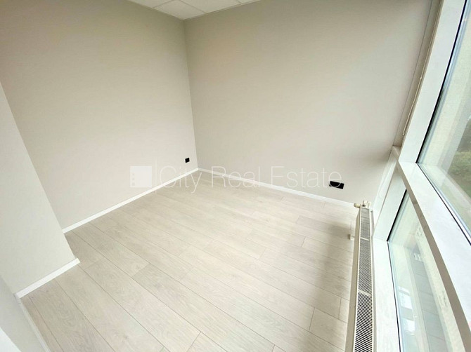 Jaunceltne, slēgts pagalms, ieeja no ielas, ir lifts, kāpņu telpa pēc kapitālā remonta, logi Rīga - foto 8