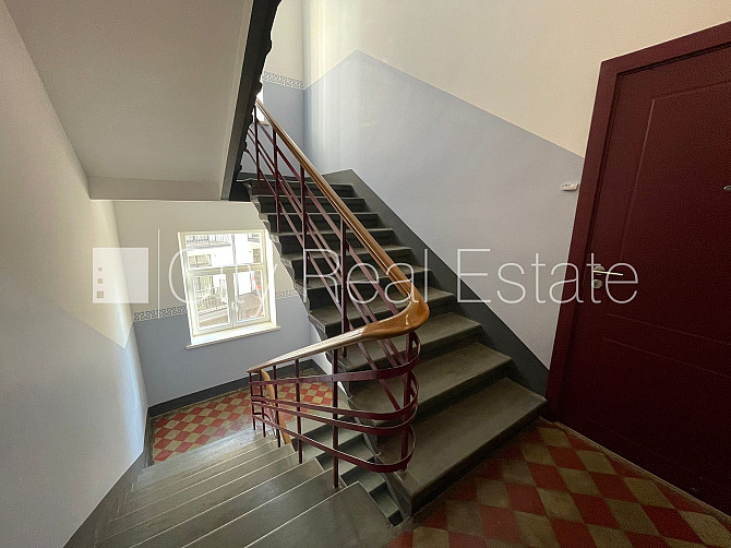 Fasādes māja, renovēta māja, labiekārtots apzaļumots pagalms, slēgta teritorija, iespēja Rīga - foto 11