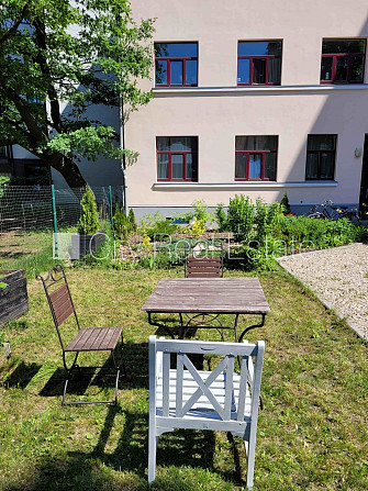 Fasādes māja, renovēta māja, labiekārtots apzaļumots pagalms, slēgta teritorija, iespēja Rīga - foto 12