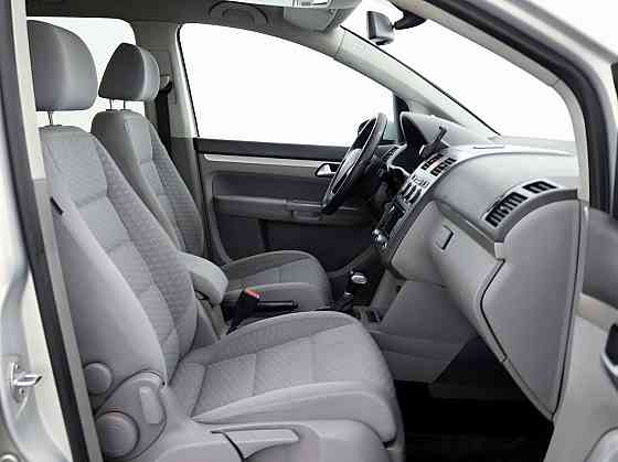 Volkswagen Touran Comfortline Facelift ATM 2.0 TDI 103kW Tallina