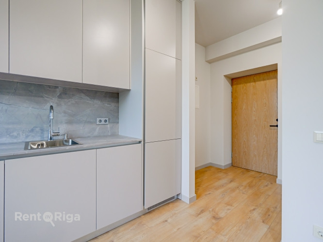 Mūsdienīgs un līdz detaļām pārdomāts 2-istabu dzīvoklis Lielirbes ielā 9a  lokācijā, kas Rīga - foto 18