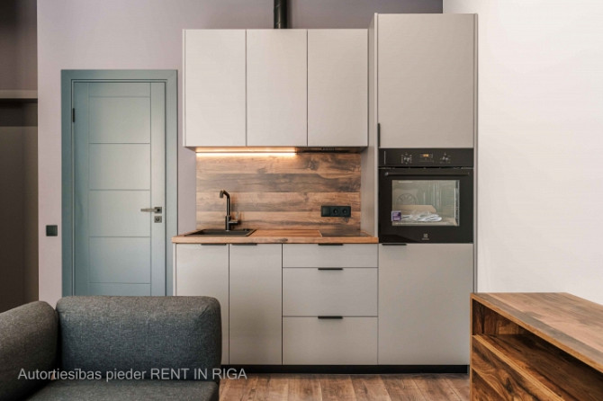 Elegants un kvalitatīvi izveidots dzīvoklis vienā no visstraujāk attīstošajām Rīgas centra Rīga - foto 19