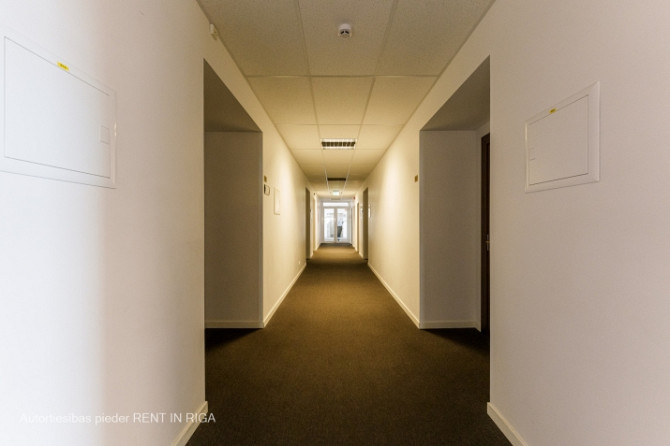 Kvalitatīvs, kompakta izmēra birojs renovētā specprojekta ēkā - Ganību dambī 24D.  Birojs Rīga - foto 7