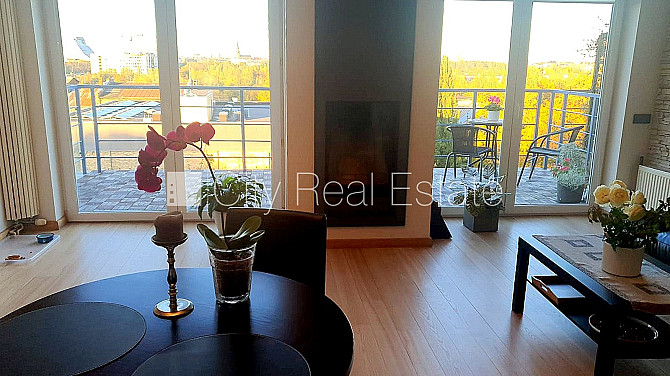 Fasādes māja, ieeja no ielas, ir lifts, logi vērsti mājas abās pusēs, griestu augstums 3,2 m, Rīga - foto 4