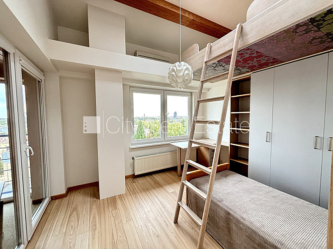 Fasādes māja, ieeja no ielas, ir lifts, logi vērsti mājas abās pusēs, griestu augstums 3,2 m, Rīga - foto 8